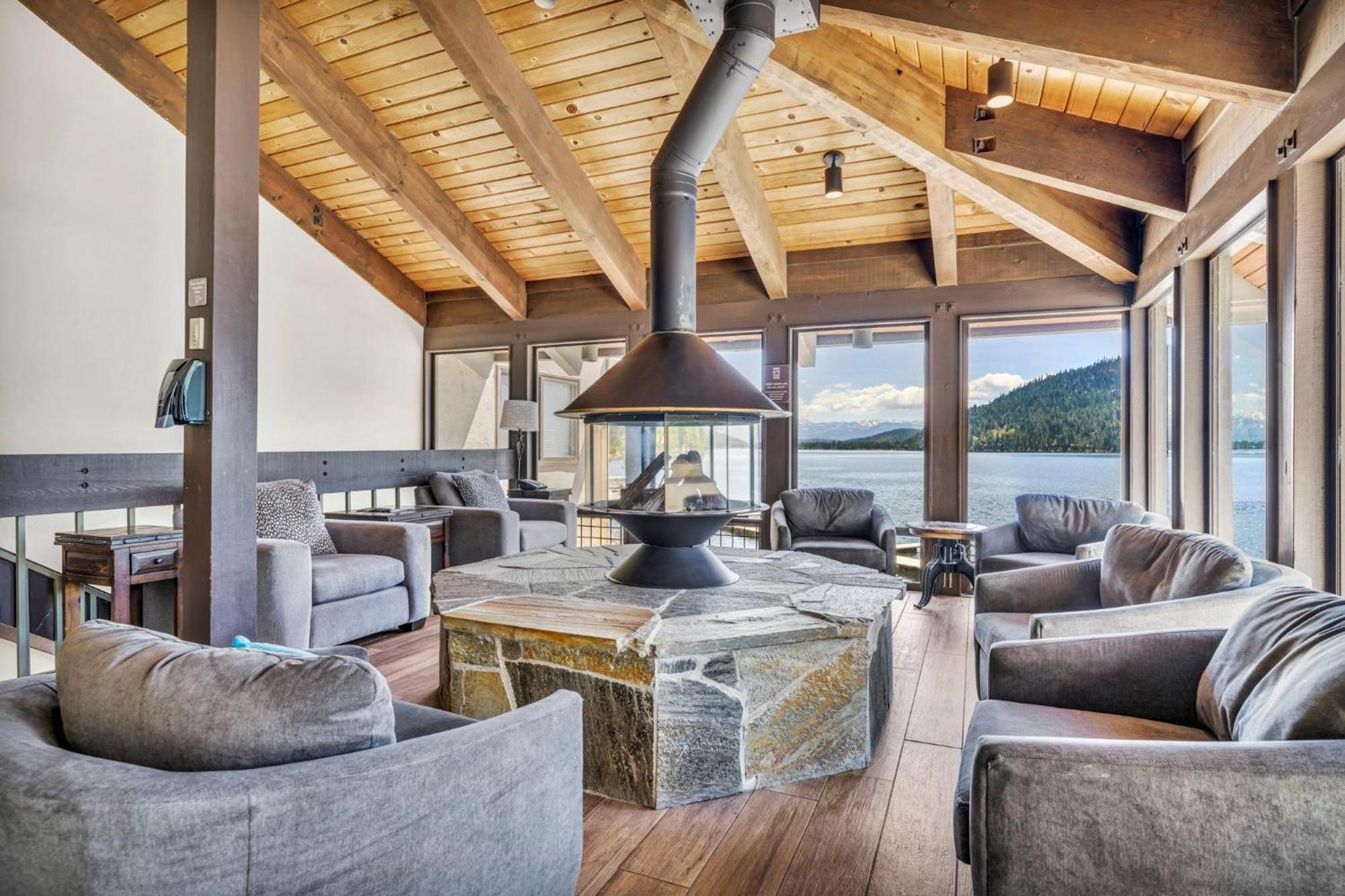 Charming Queen Studio Deluxe W/Balcony #233 At Donner Lake Village Truckee Eksteriør billede